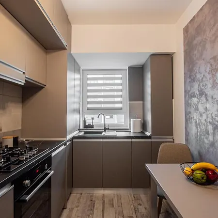 Mohost Lube - Premium Comfort With Mountain View Apartment