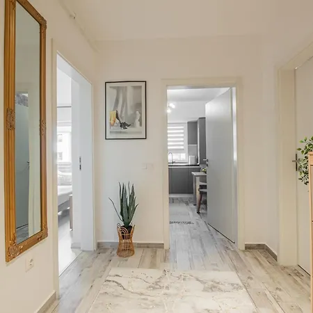 Mohost Lube - Modern Retreat With Mountain Views Braşov